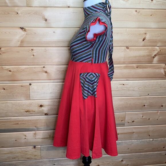 Vintage Handmade Retro Pin-Up High Neck Apron - Picture 5 of 9